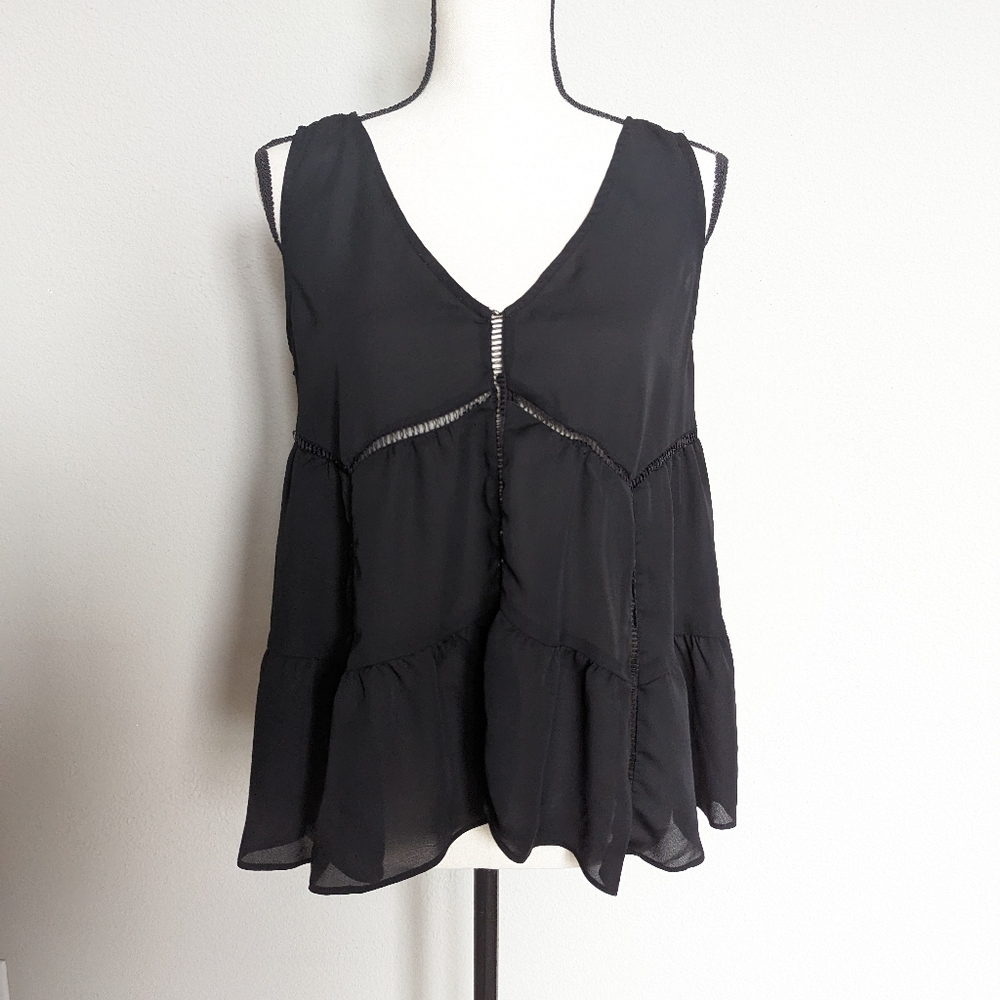 Jessica Simpson black flowy tank top blouse size M